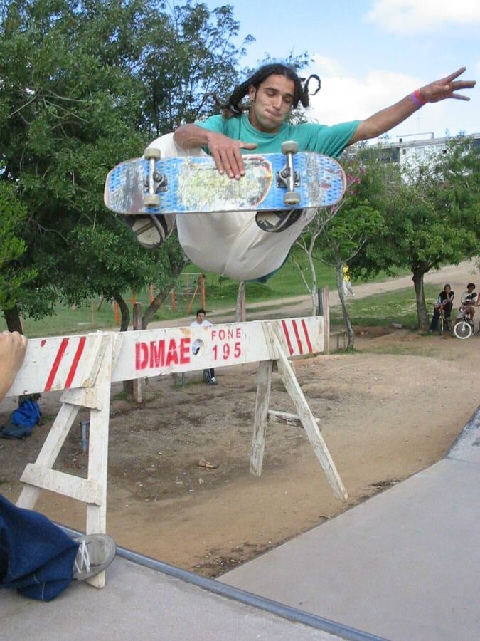 Retrato com o skate em punho